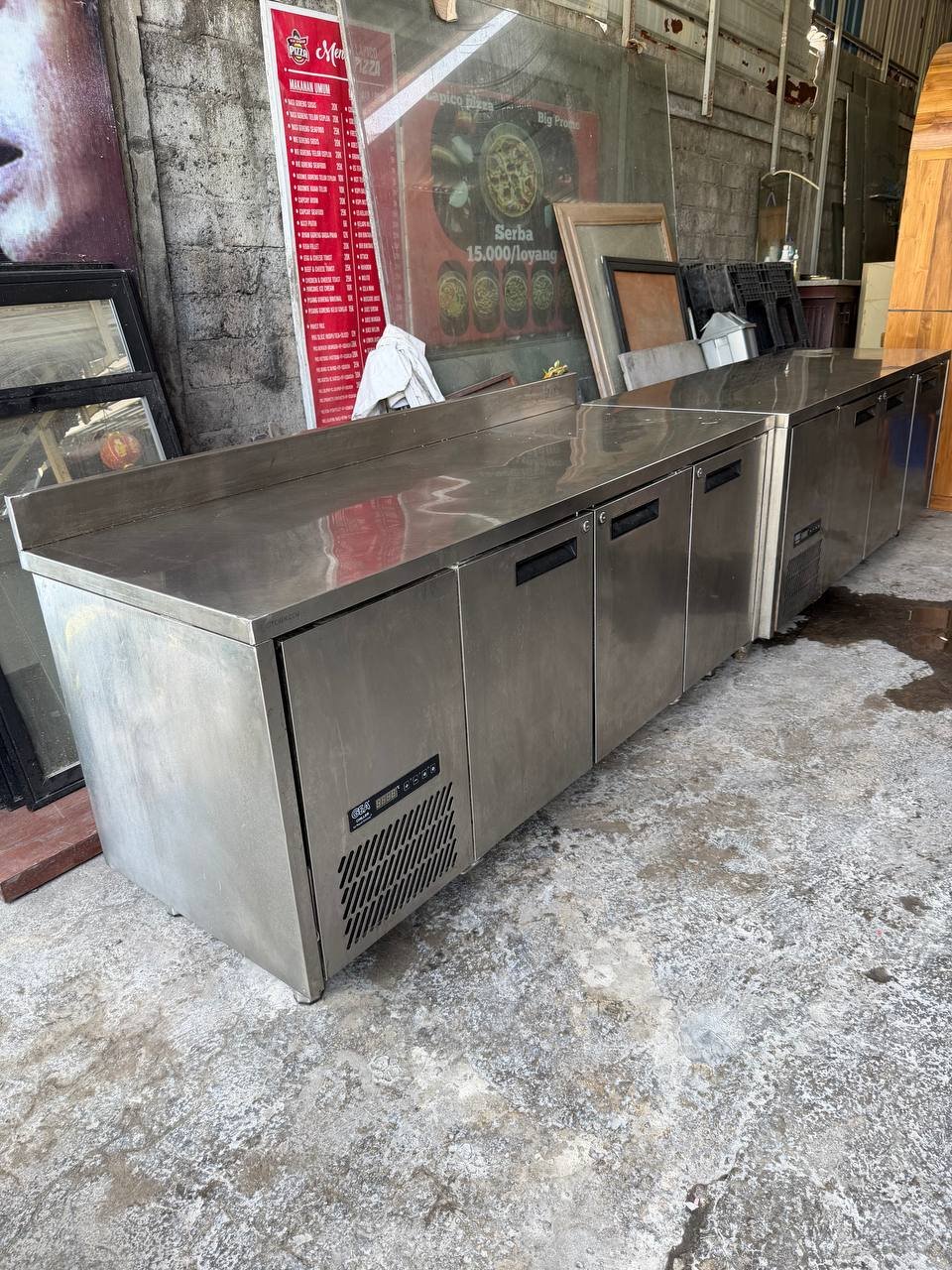 Undercounter Chiller Bekas Hotel Kondisi Normal